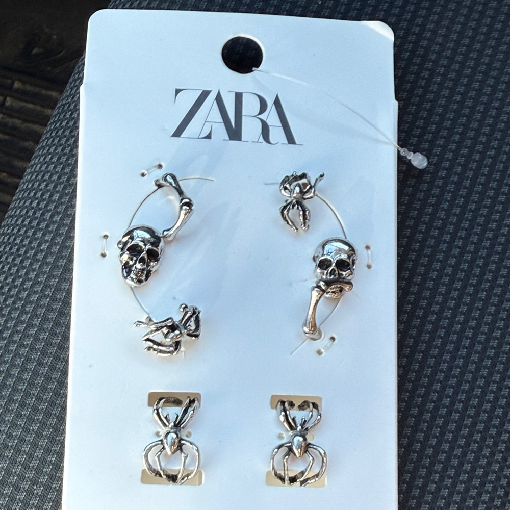 Zara Metallic Skull and Bow Earrings